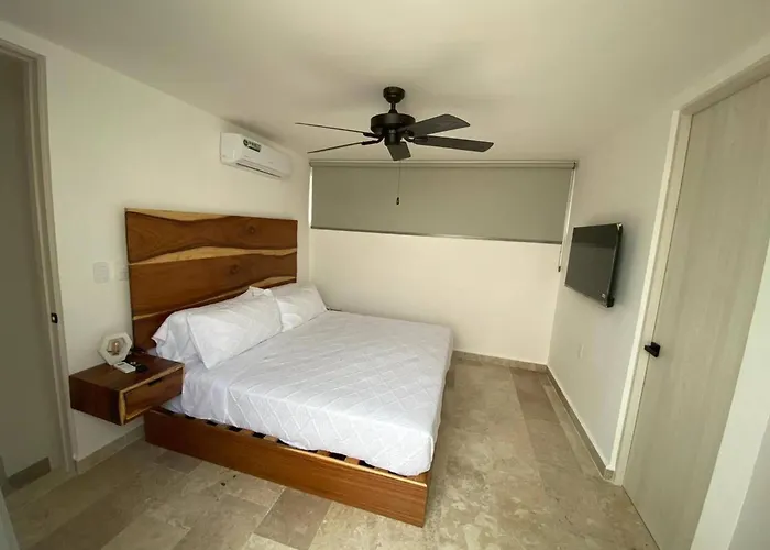 Spacious And Comfortable Ph With Private Pool In Zama Apartment *