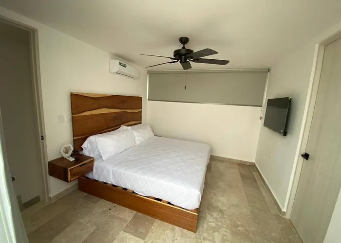 Spacious And Comfortable Ph With Private Pool In Zama Apartment *